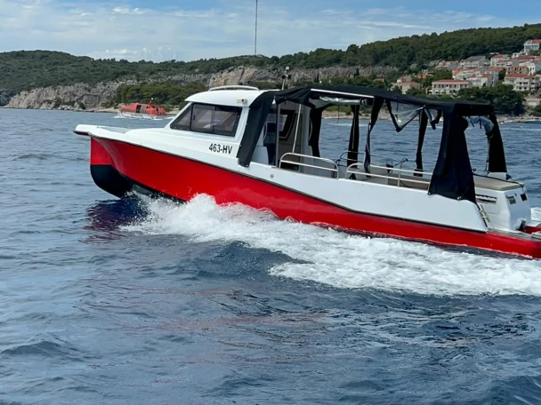 Barca a motore a noleggio a Lesina (Hvar) al miglior prezzo
