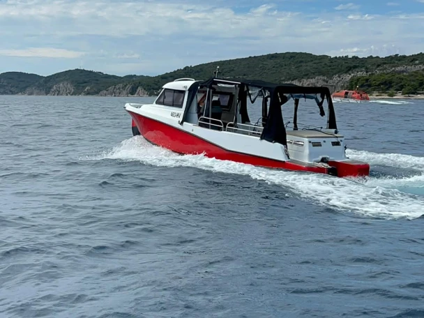 Sea Thunder 9 Bakan da affittare a  Lesina (Hvar)
