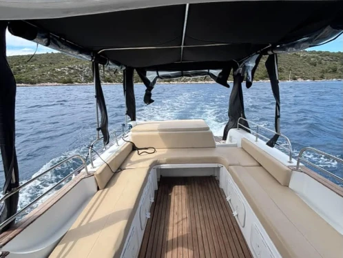 Noleggiare una Sea Thunder 9 Bakan a Lesina (Hvar)