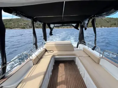 Noleggiare una Sea Thunder 9 Bakan a Lesina (Hvar)