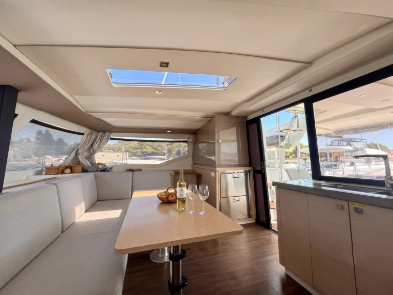 Noleggio a Pola – Fountaine Pajot Lucia 40 su SamBoat