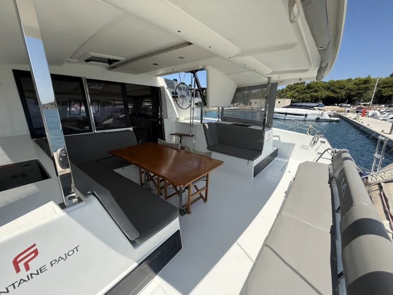 Noleggio Catamarano a Pola – Fountaine Pajot Lucia 40