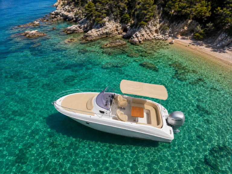 Noleggiare una Bénéteau Flyer 750 Sun Deck a Mandelieu-la-Napoule