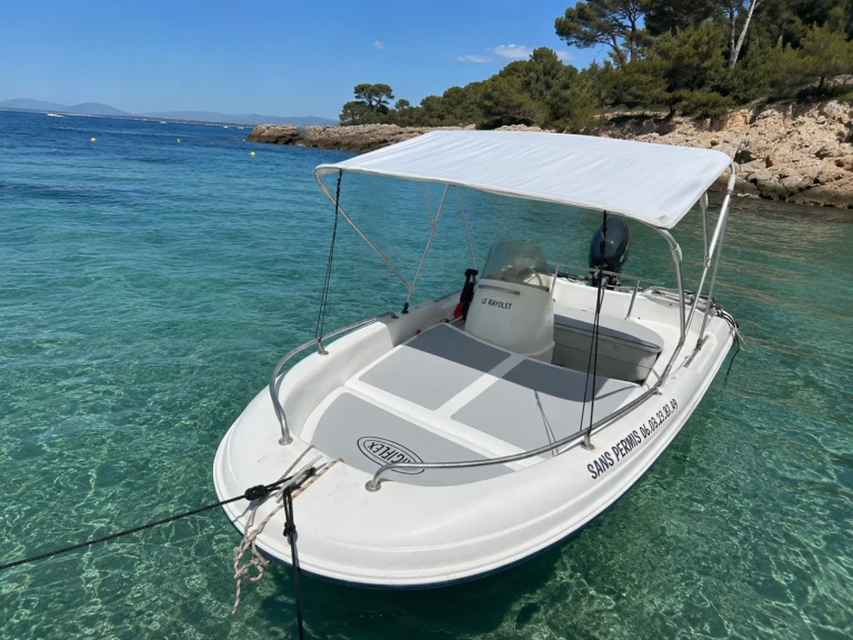 Noleggio Barca a motore a Six-Fours-les-Plages – Jeanneau Cap 400 Console
