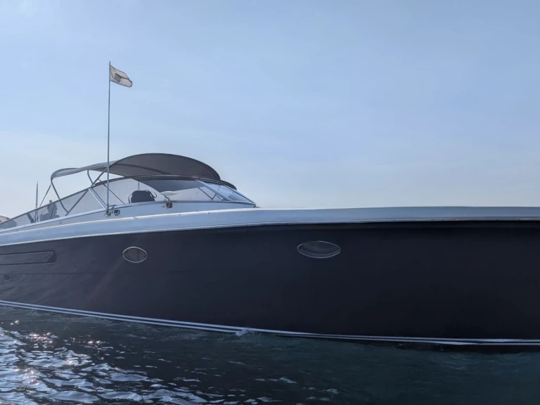 Noleggio Barca a motore con o senza skipper Itama a Port Grimaud