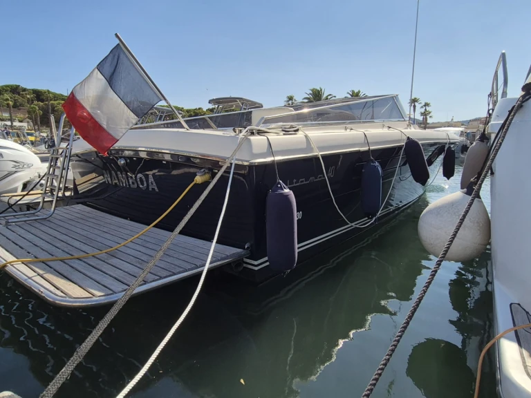 Noleggiare una Itama 40 a Port Grimaud