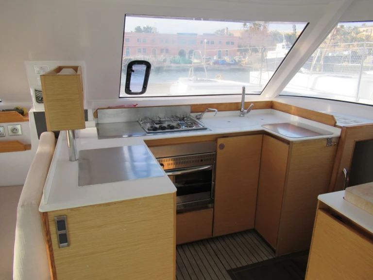Catamarano a noleggio a Port-Saint-Louis-du-Rhône al miglior prezzo