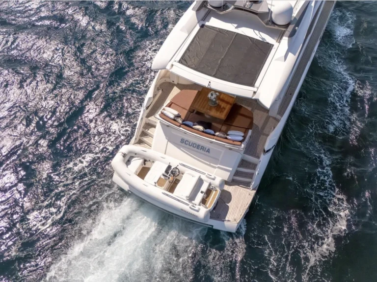 Noleggio barche Absolute Absolute 70 STY a Golfe de Saint-Tropez su Samboat