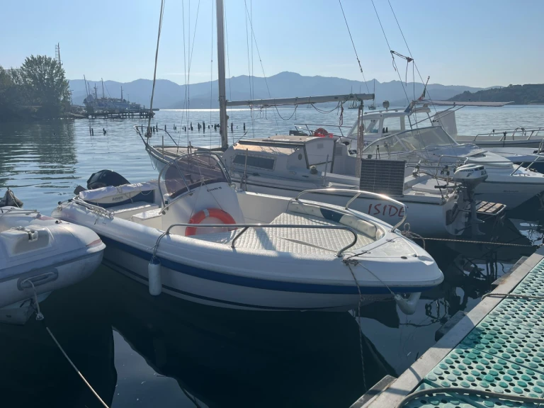 Noleggio barche Ranieri Soverato 565 a Portoferraio su Samboat