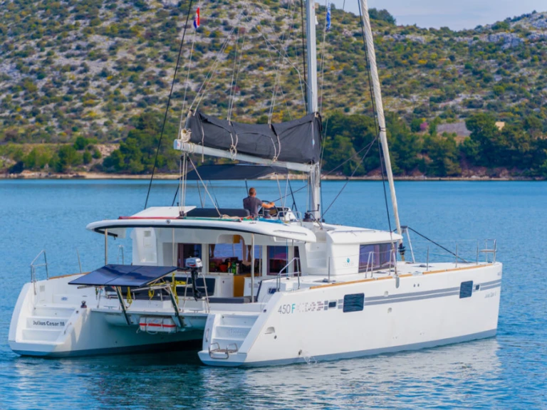 Noleggio Catamarano con o senza skipper Lagoon a Rogosnizza