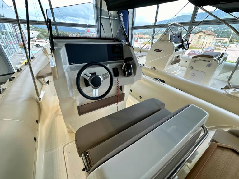 Noleggio Gommone Lomac con patente nautica