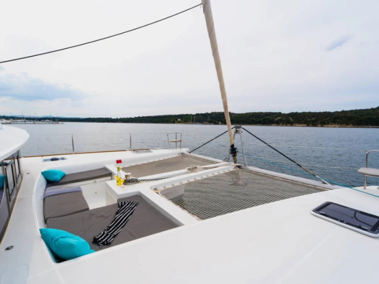 Noleggio Catamarano Lagoon con patente nautica