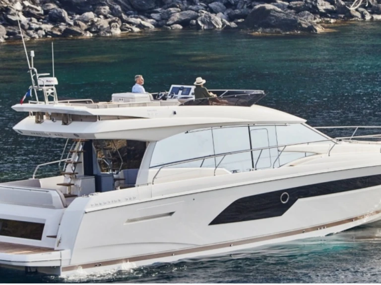 Noleggio barche Jeanneau Prestige 52 anno 2023 a Salerno su Samboat