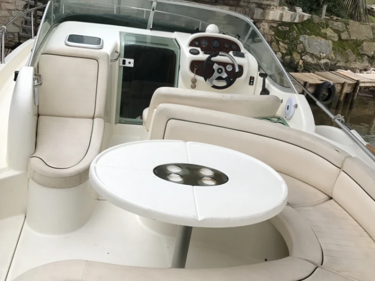 Noleggio Barca a motore Jeanneau con patente nautica