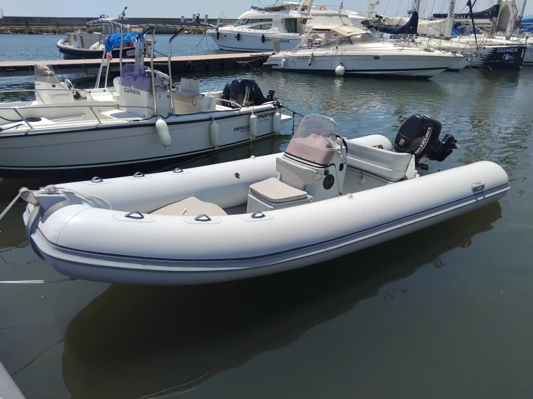 Noleggio Gommone con o senza skipper Joker Boat a Cagliari