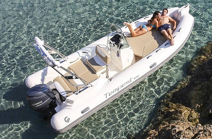 Gommone a noleggio a Port de Pollença al miglior prezzo