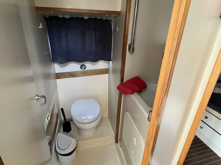 Noleggio Houseboat  con patente nautica