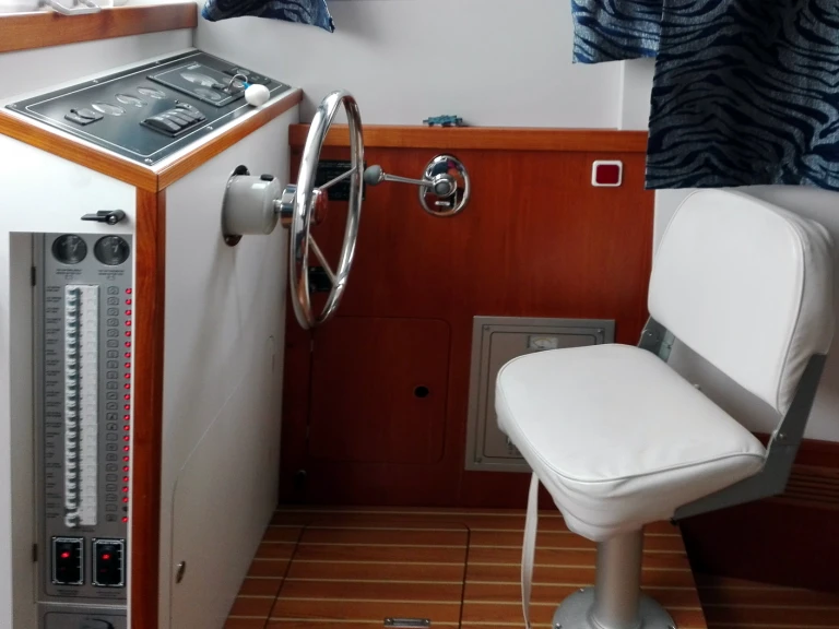 Noleggio Houseboat  con patente nautica
