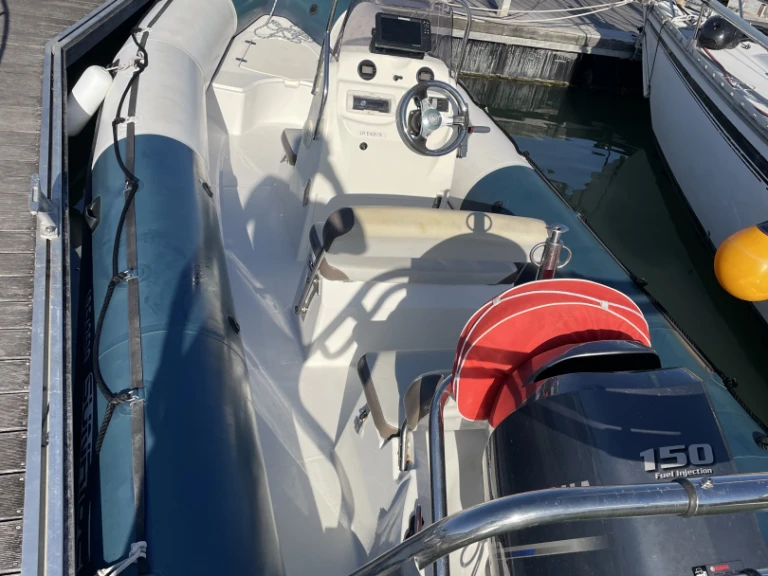 Noleggiare una Bombard Sunrider 650 a La Rochelle
