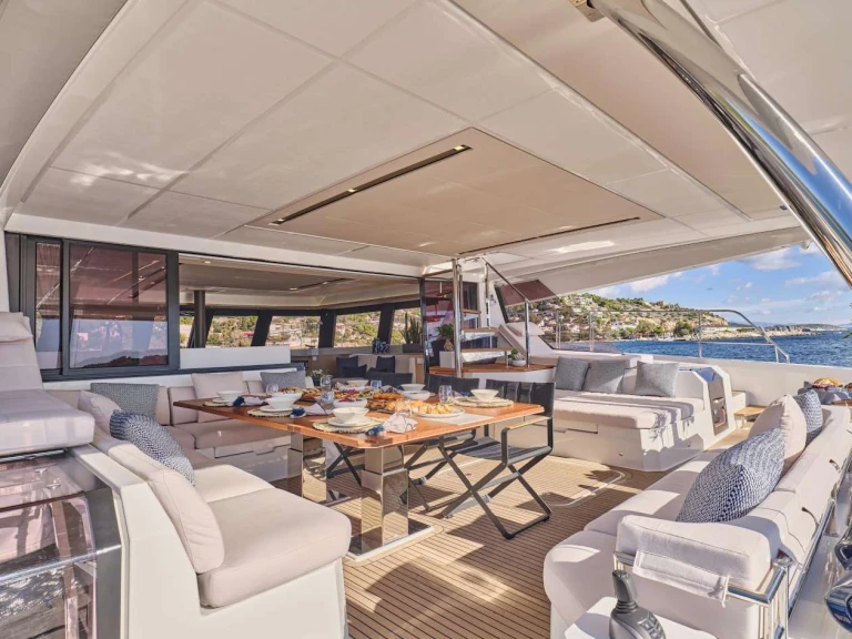 Yacht di lusso a noleggio a Atene al miglior prezzo