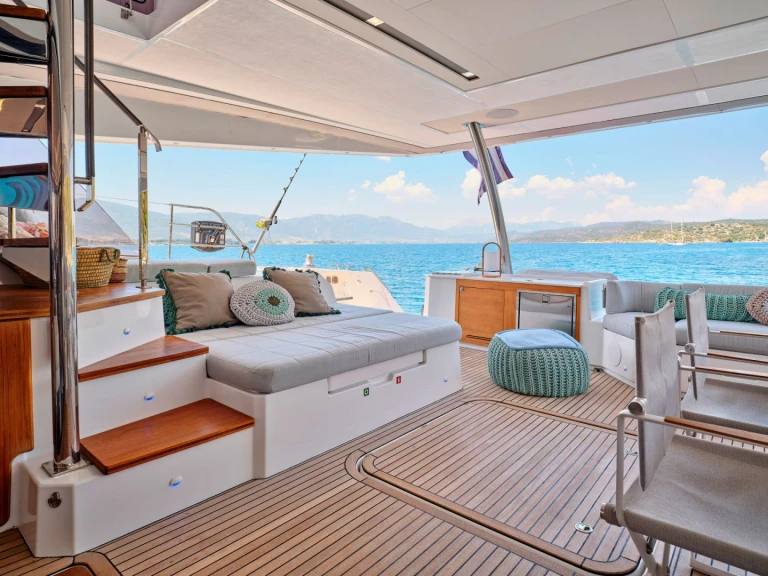 Noleggio Yacht di lusso Fountaine Pajot con patente nautica
