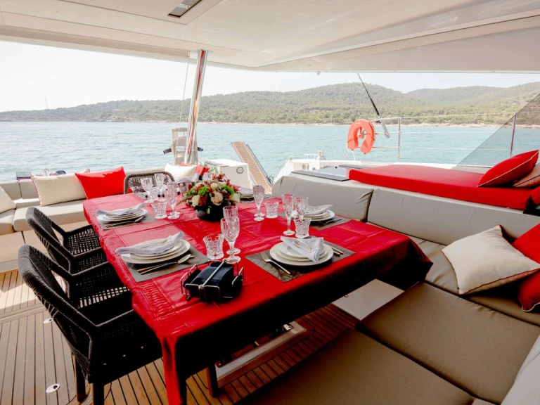 Fountaine Pajot ASTORIA da affittare a  Atene