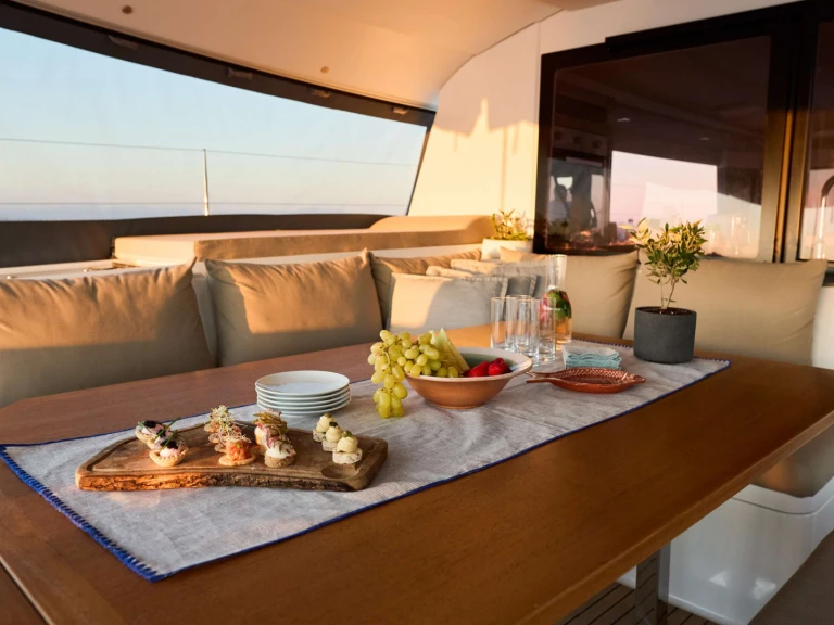 Noleggio Yacht di lusso Fountaine Pajot con patente nautica