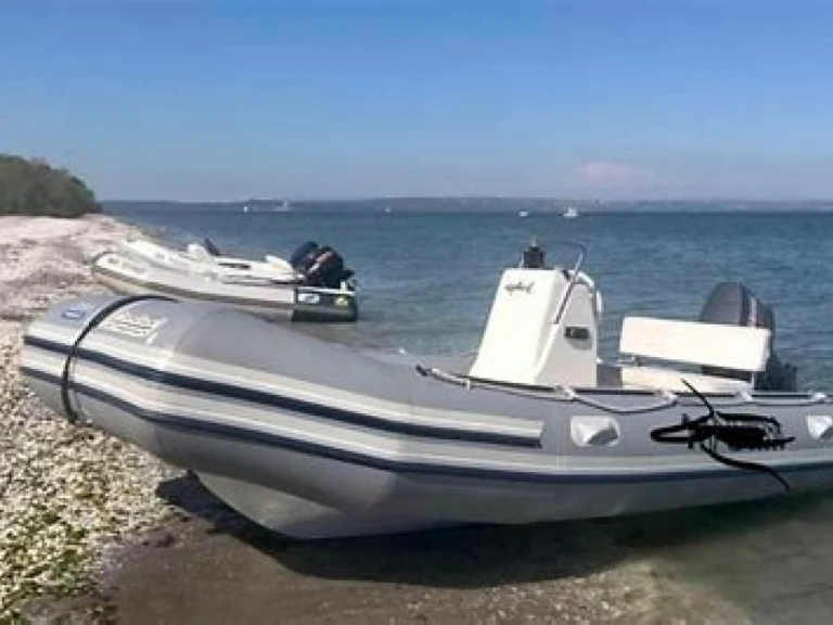 Noleggio Gommone a Bénodet – Bombard Explorer 485 FB