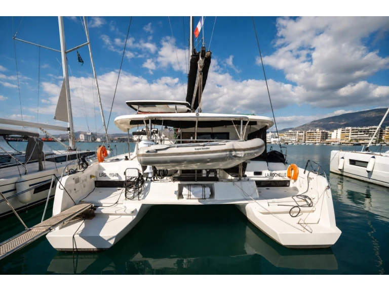 Noleggio Catamarano Lagoon con patente nautica