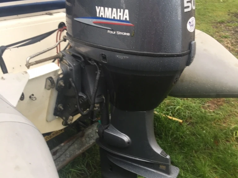 Noleggio barche Bénodet economico Explorer 485 FB
