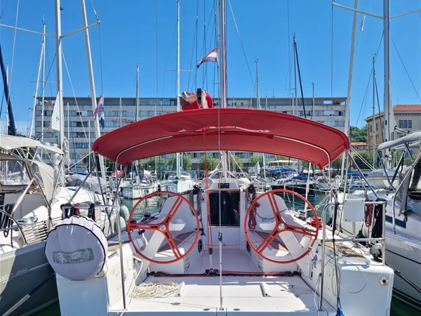 Noleggio Barca a vela Elan con patente nautica