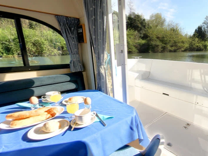 Noleggio Barca a motore a Castelnaudary – Le Boat Caprice