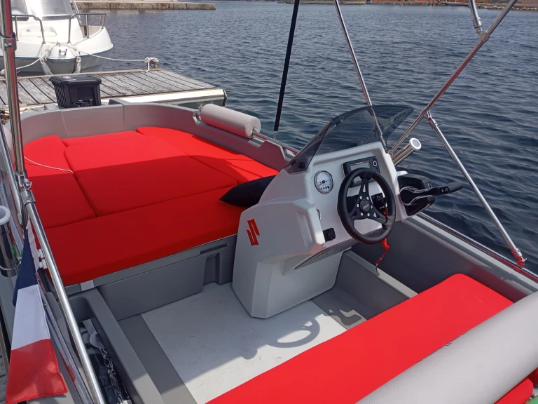 Noleggio Barca a motore  roto hydra con patente nautica