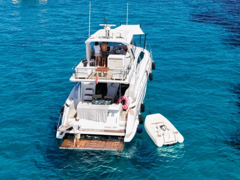 Azimut Azimut 50 Fly da affittare a  Golfe-Juan