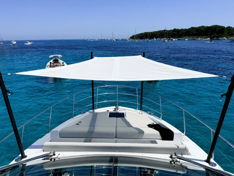 Noleggiare una Azimut Azimut 50 Fly a Golfe-Juan