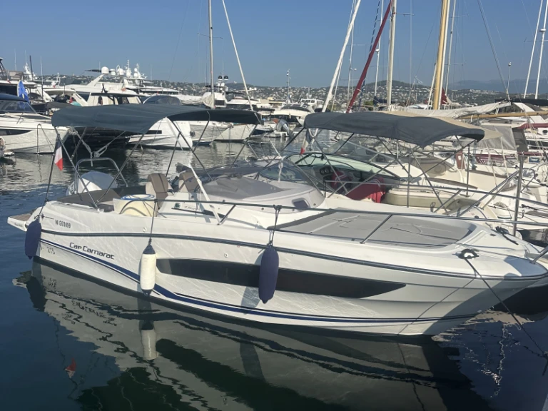 Barca a motore a noleggio a Antibes al miglior prezzo