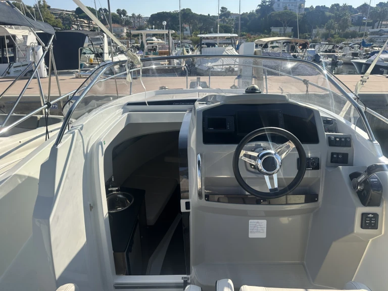 Noleggio barche Antibes economico Cap Camarat 7.5 WA