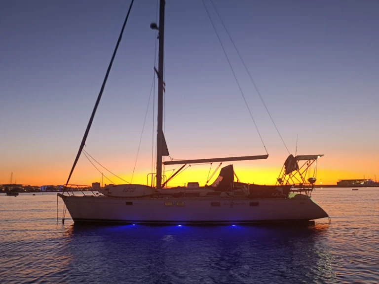 Noleggio Barca a vela Jeanneau con patente nautica