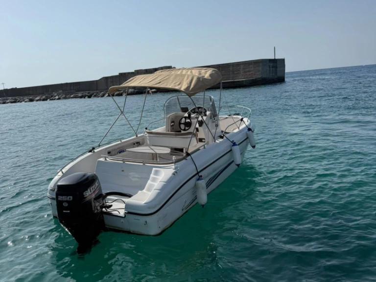 Noleggio a Italia – Ranieri Shadow 24 S su SamBoat