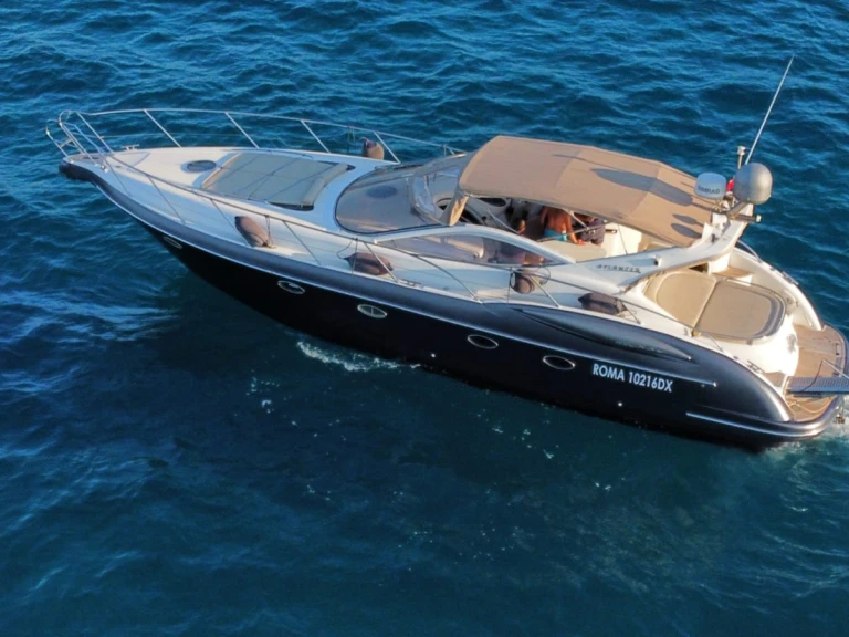 Noleggio Barca a motore Azimut con patente nautica