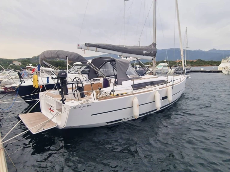 Noleggiare una Dufour Dufour 360 Grand Large a Ajaccio