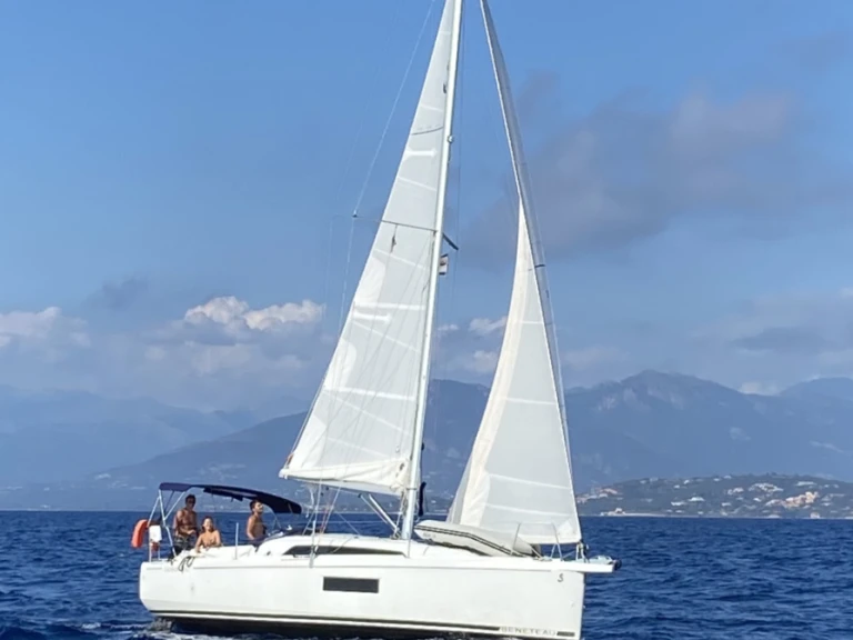 Noleggio barche Bénéteau Oceanis 30.1 a Ajaccio su Samboat