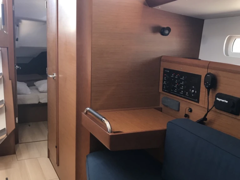 Noleggiare una Jeanneau Sun Odyssey 389 a Ajaccio