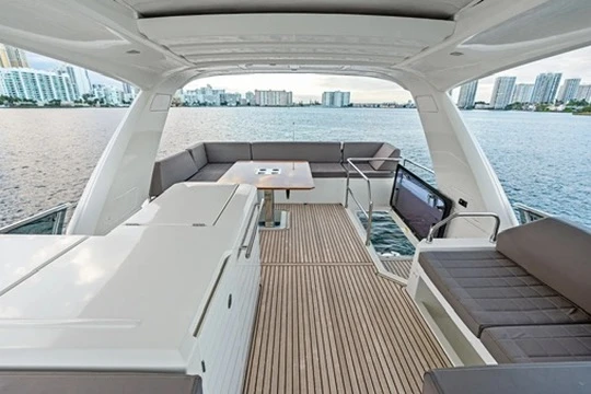 Noleggio barche Miami Beach economico 630 Flybridge