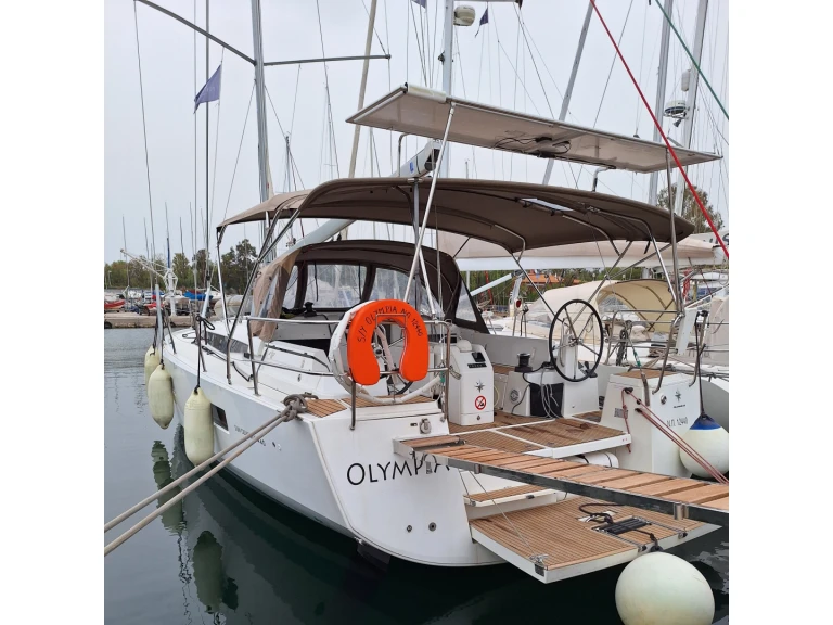 Noleggio Barca a vela Jeanneau con patente nautica
