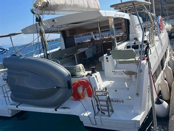 Noleggio Catamarano Bali con patente nautica