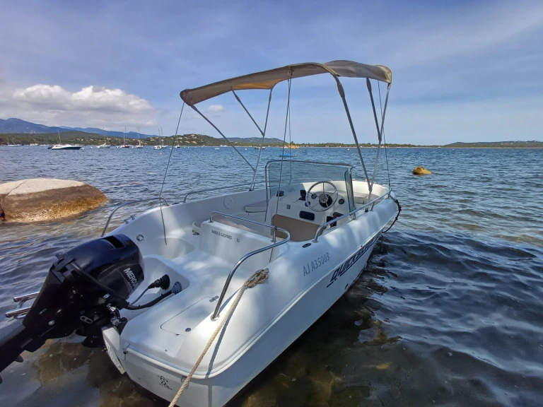 Noleggio Barca a motore Quicksilver con patente nautica