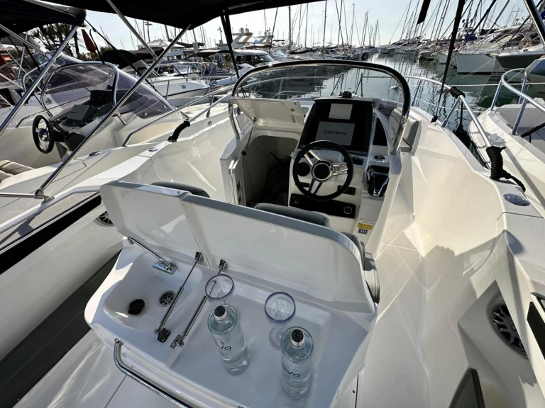 Noleggio a Mandelieu-la-Napoule – Karnic sl 701 su SamBoat