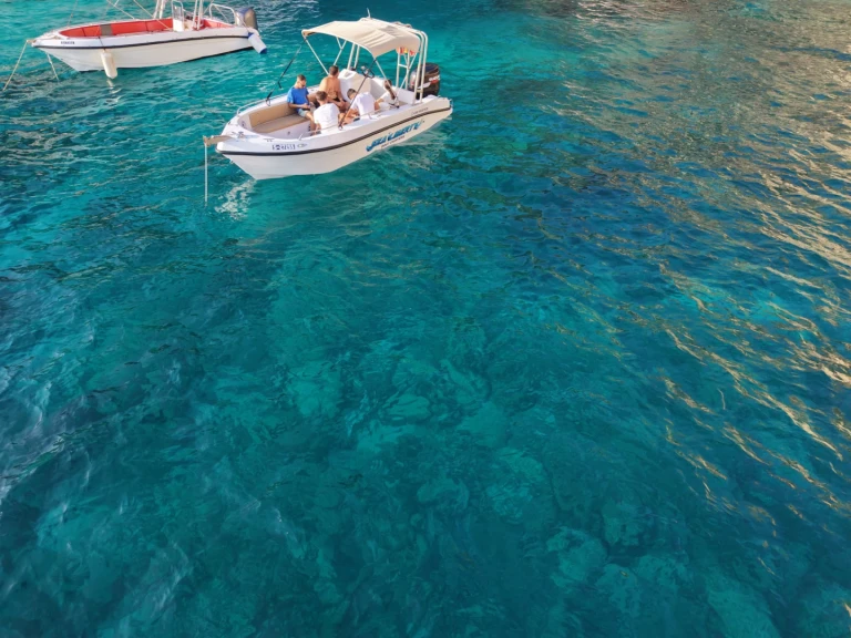 Noleggio Barca a motore con o senza skipper Buccaneer a Gozo