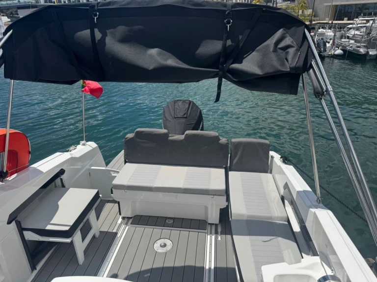 Noleggio barche Porto do Funchal economico R8S